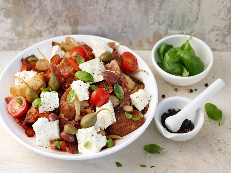 Panzanella eli italialainen leipäsalaatti