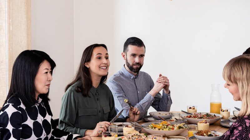 People eating.