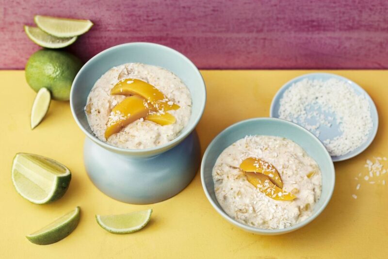 Overnight oats med mango och kokos