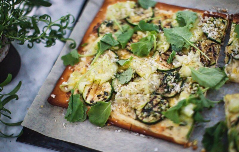 Vegansk pizza bianco verde