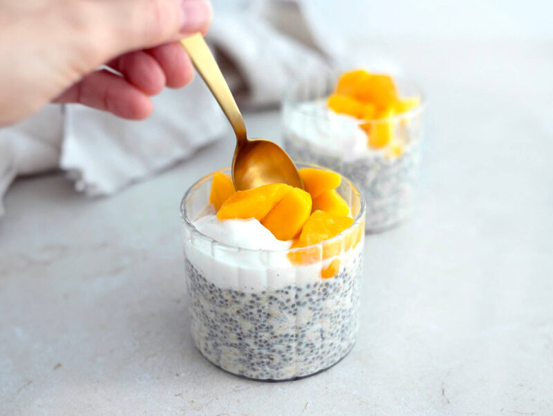 Overnight oats med mango och vaniljkvarg