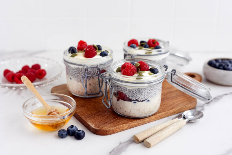 Preppfrukost med overnight oats och chiapudding