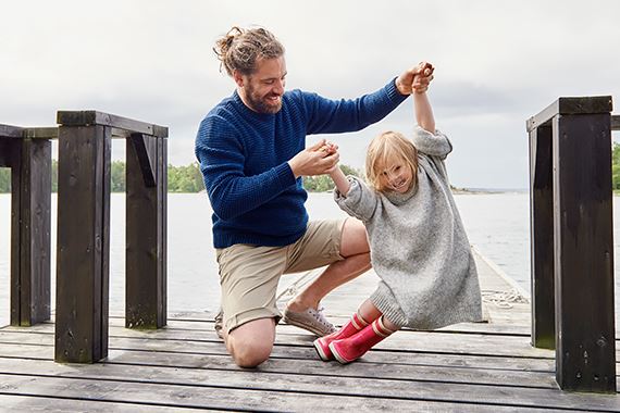 Perheen yhteinen leikkihetki on parasta liikuntaa lapselle